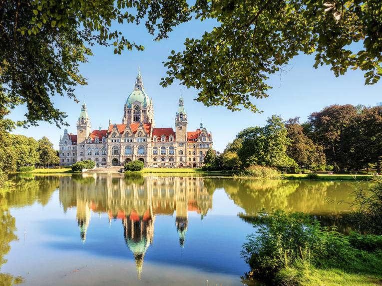 Neues Rathaus – Blick vom Maschteich